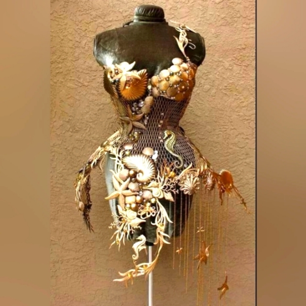 🧜‍♀️♻️🌎Trashion Fashion Alittle About Me (not for sale)